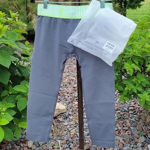 GYMSHARK charcoal gray green band seamless cropped leggings size Medium
